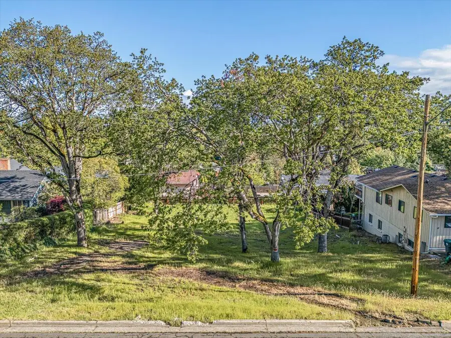 2449 Capital Avenue, Medford, OR 97504 - #2