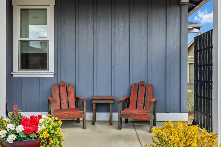 1733 NW Hemlock Avenue, Redmond, OR 97756 - #3