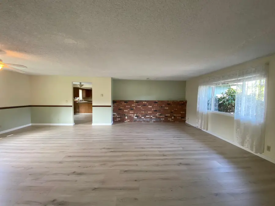 1755 Axtell Drive, Grants Pass, OR 97527 - #3