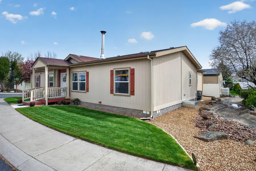 2640 SW Evening Primrose Drive, Redmond, OR 97756 - #2