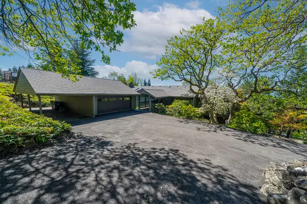 65 High Oak Drive, Medford, OR 97504