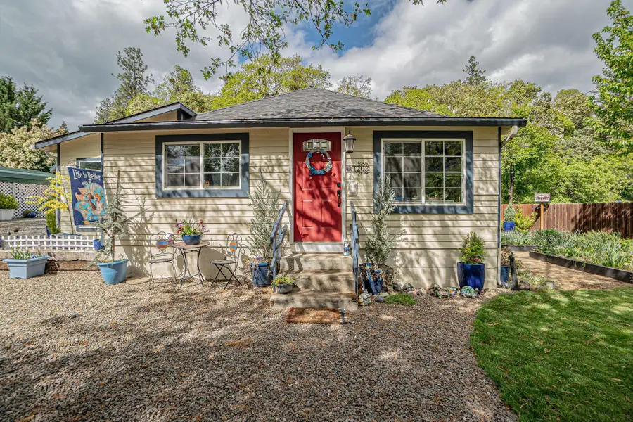 1203 4th Avenue, Gold Hill, OR 97525 - #2