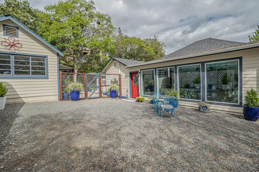 1203 4th Avenue, Gold Hill, OR 97525 - #3