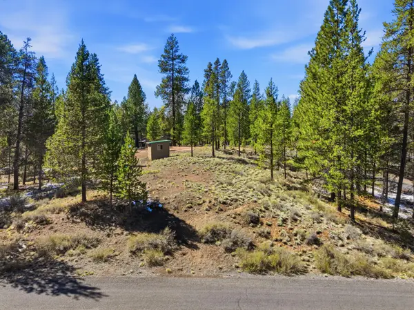 15171 W River Loop Drive W, Bend, OR 97707