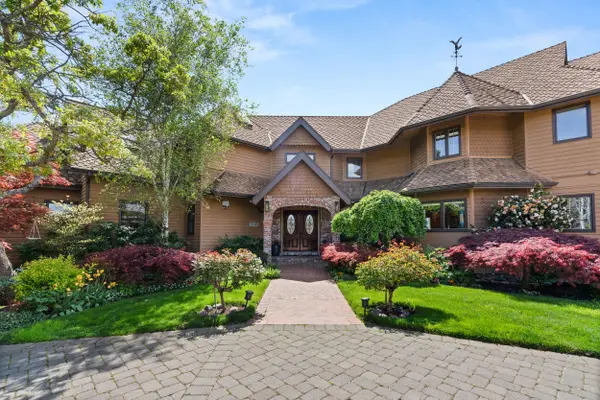 808 Pompadour Drive, Ashland, OR 97520