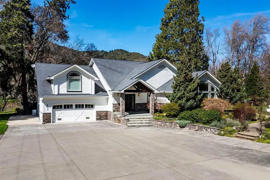 8550 Rogue River Highway, Grants Pass, OR 97527 - #2