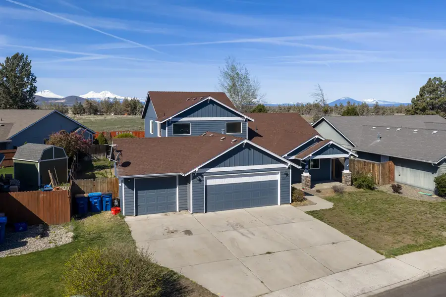 2113 NW 22nd Street, Redmond, OR 97756 - #2