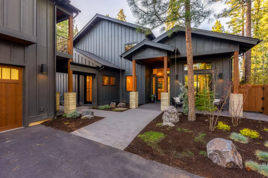 19546 E Campbell Road, Bend, OR 97702 - #2