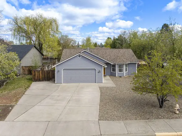 2813 SW Volcano, Redmond, OR 97756