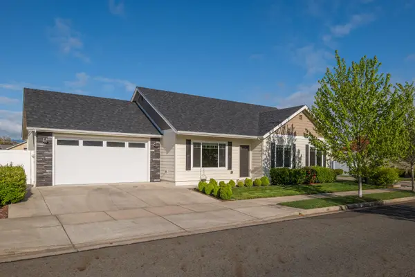 918 SW Blackberry Lane, Grants Pass, OR 97527