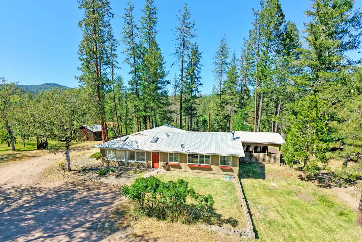 5835 Rogue River Drive, Eagle Point, OR 97524 - #1