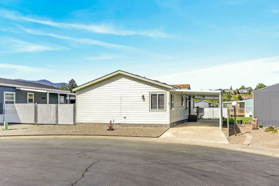 4729 S Pacific Highway #22, Phoenix, OR 97535 - #3