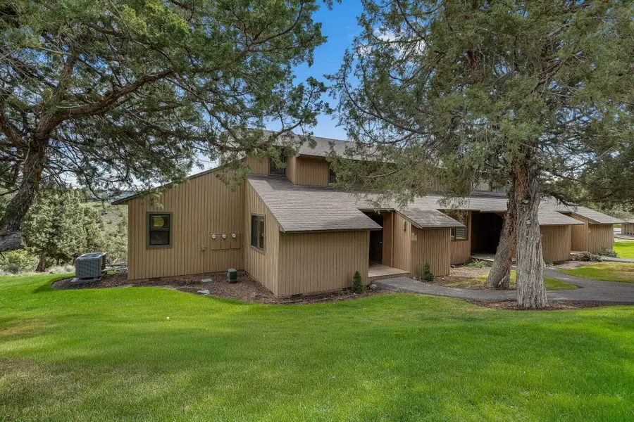 1970 Redtail Hawk Drive, Redmond, OR 97756 - #3