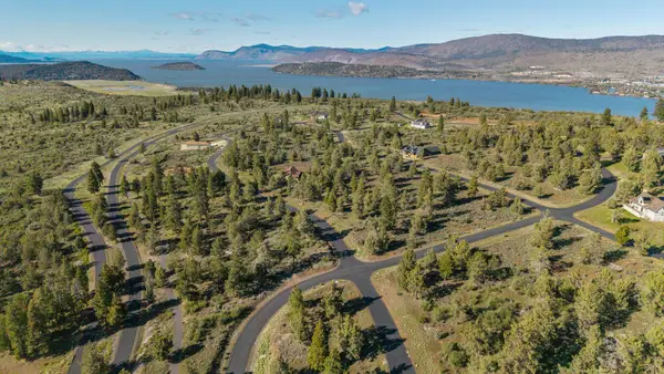 856 Beattys Butte Drive, Klamath Falls, OR 97601