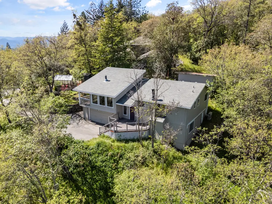 1704 NW Sunview Place, Grants Pass, OR 97526 - #3