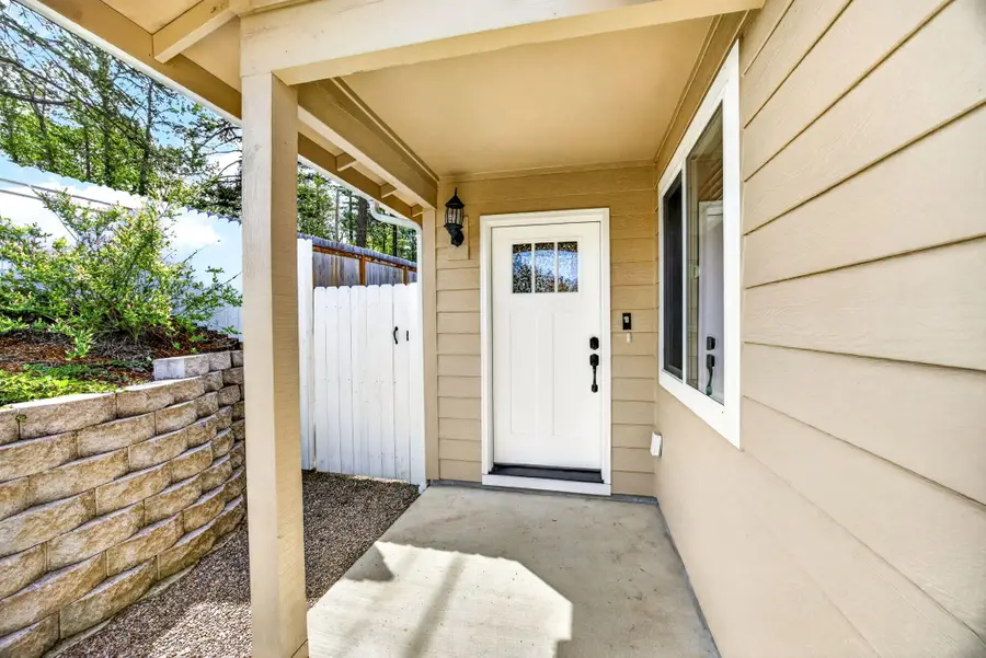 3001 University Road #A & B, Grants Pass, OR 97527 - #2