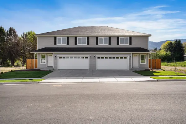 167 SE Champagne Court, Grants Pass, OR 97527