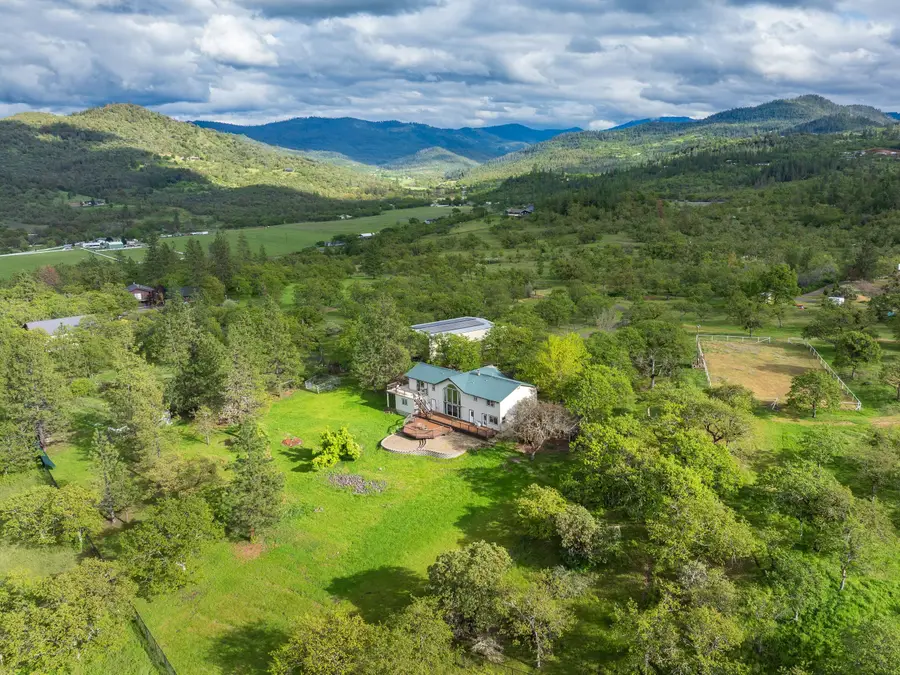 3850 E Antelope Road, Eagle Point, OR 97524 - #3