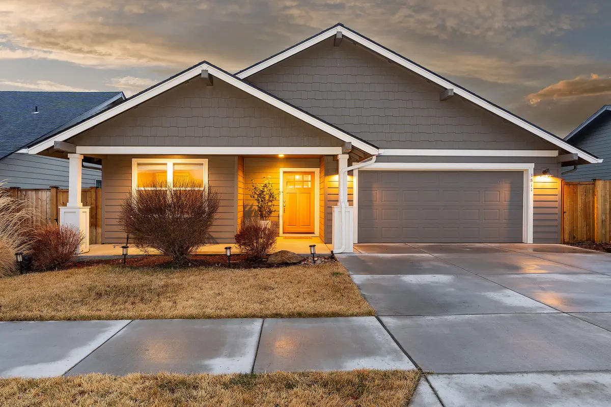 1811 NE 3rd Street, Redmond, OR 97756 - #1