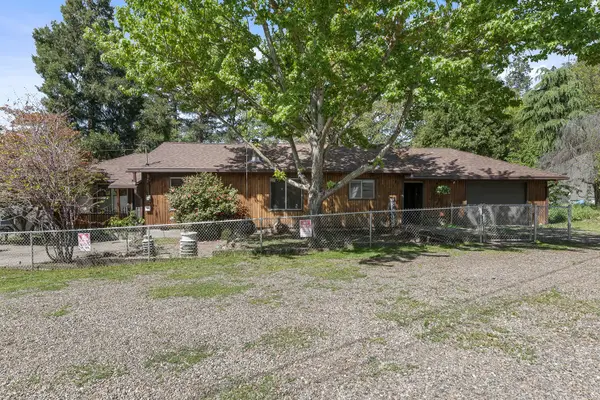 1103 Fourth Avenue, Gold Hill, OR 97525