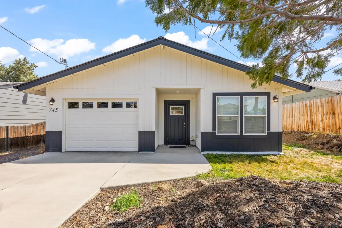 745 SW Madison Street, Madras, OR 97741 - #1