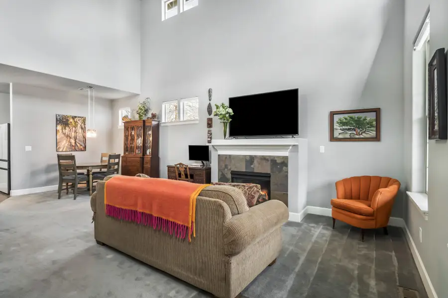 63127 NE De Haviland Street, Bend, OR 97701 - #3