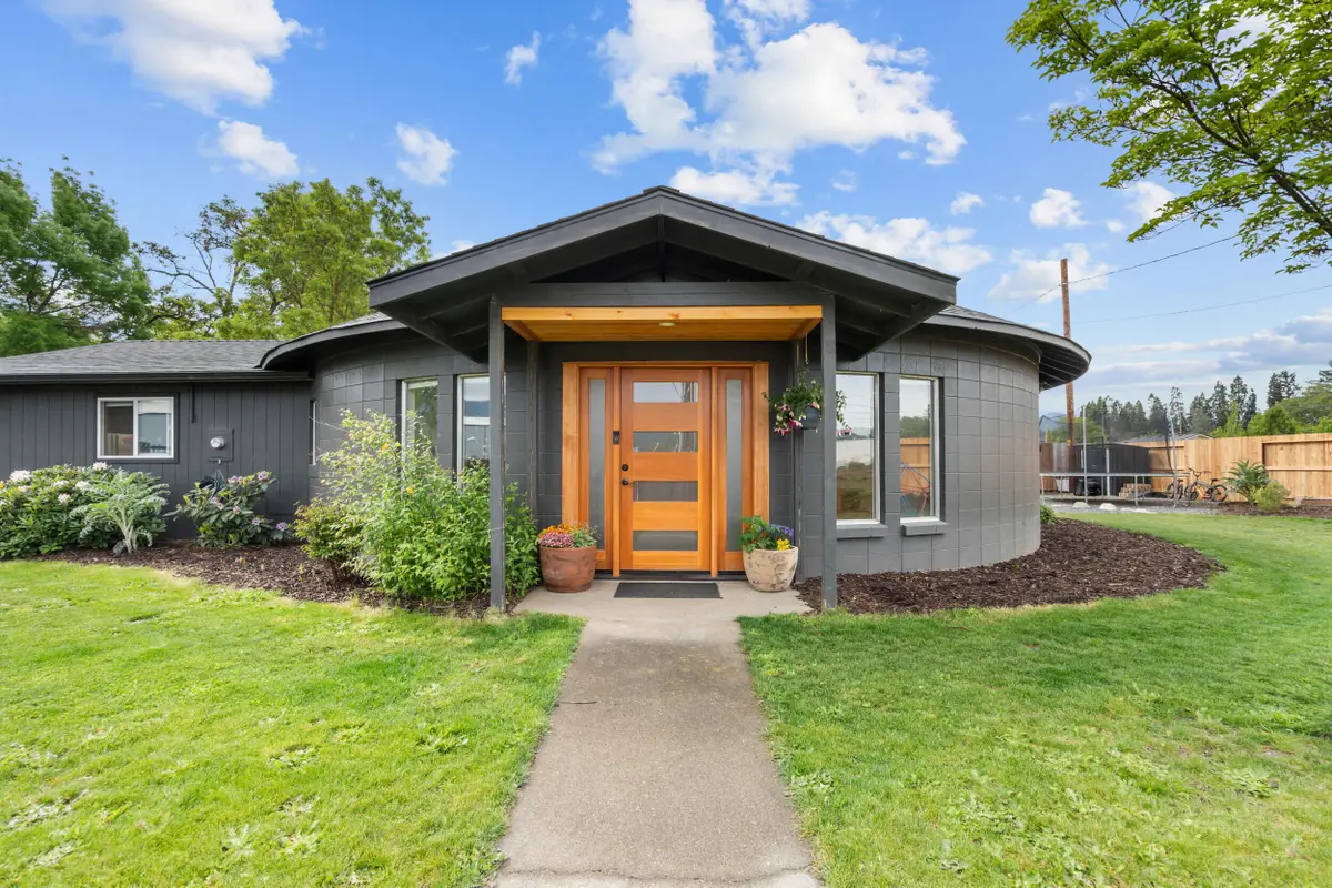 1027 SE M, Grants Pass, OR 97526 - #1