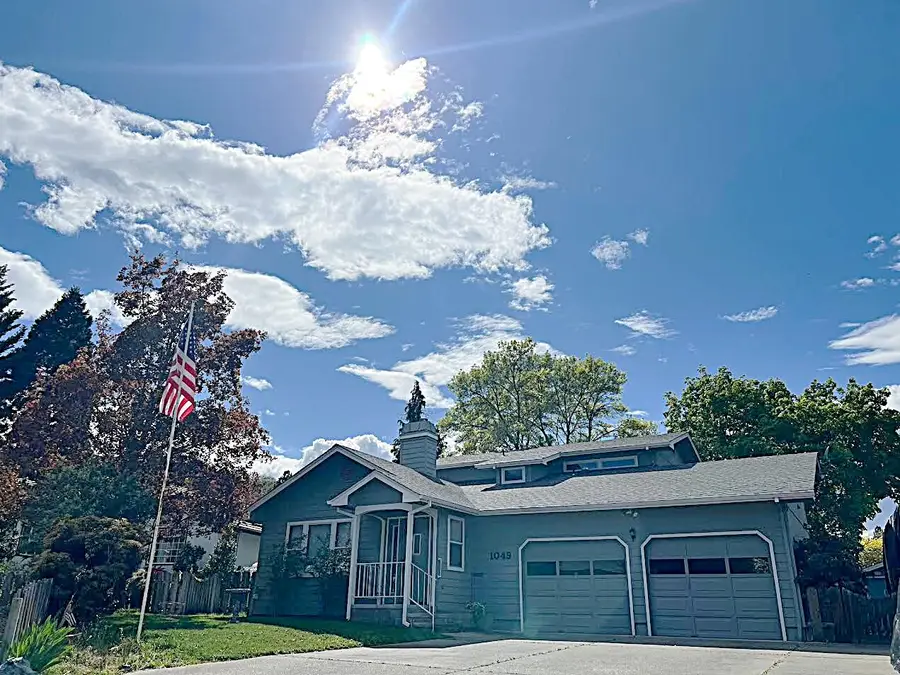 1049 Jeramy Way, Grants Pass, OR 97527 - #2