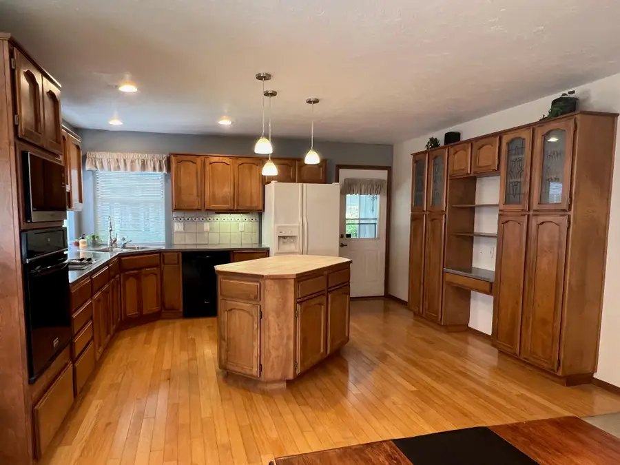 1049 Jeramy Way, Grants Pass, OR 97527 - #3