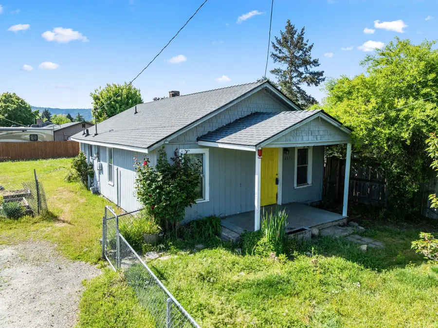 2651 Howard Avenue, Medford, OR 97501 - #2