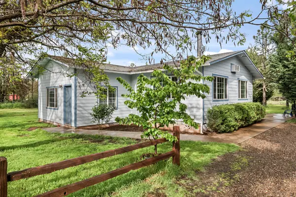 107 Patton Bar Road, Cave Junction, OR 97523