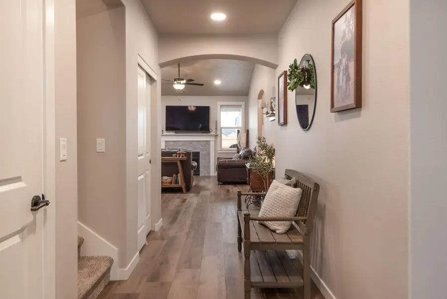 1707 NW Varnish Avenue, Redmond, OR 97756 - #2