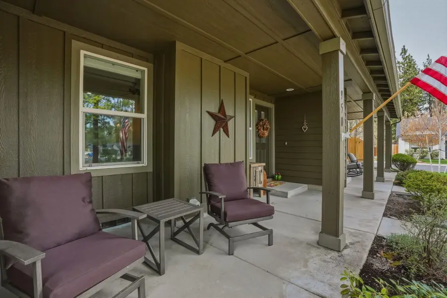 950 N Hindeman Street, Sisters, OR 97759 - #2