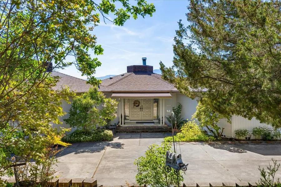 2340 Hillside Drive, Central Point, OR 97502 - #3