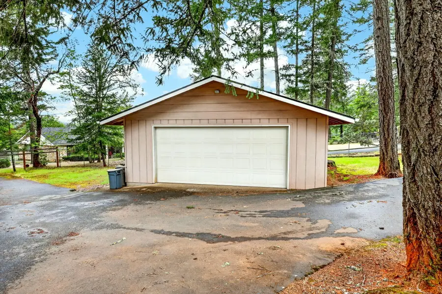 185 October Lane, Merlin, OR 97532 - #2