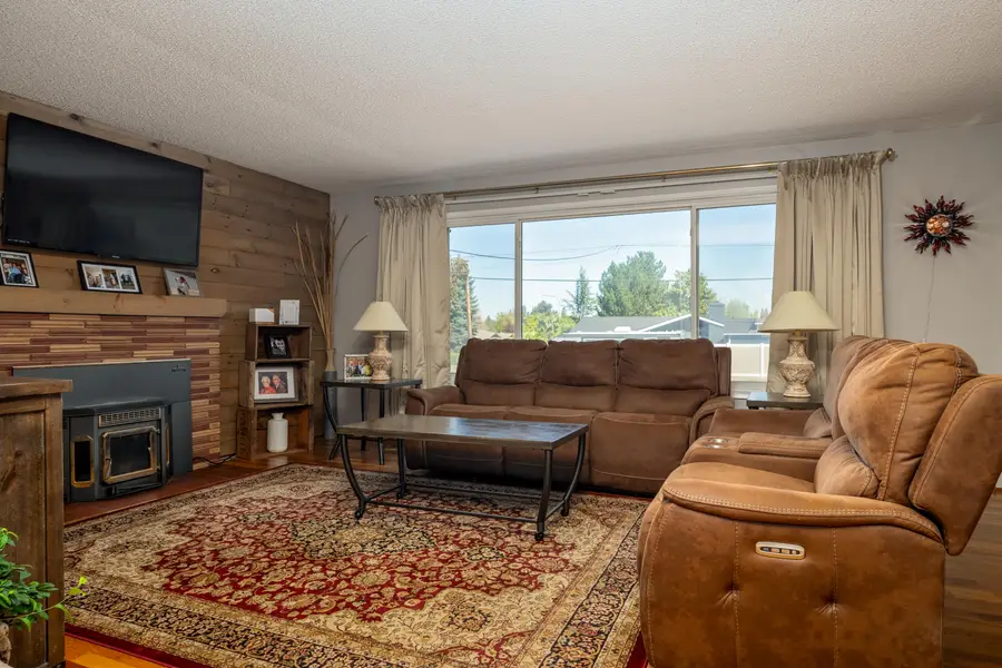 2372 E Mcandrews Road, Medford, OR 97504 - #2