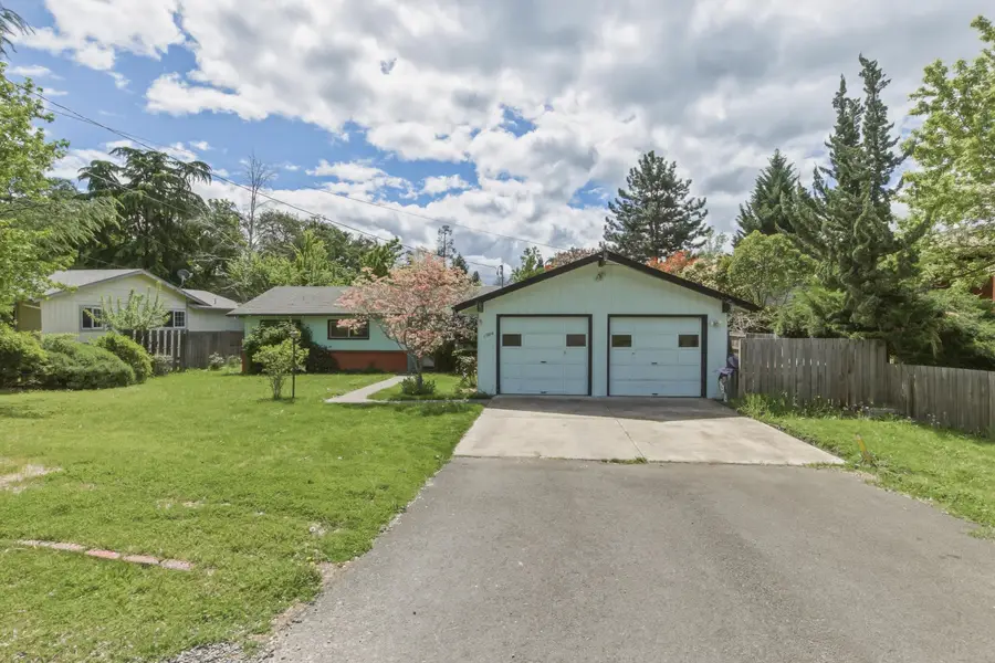 1984 Woodlawn Drive, Medford, OR 97504 - #2