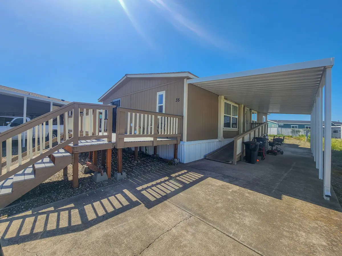 4729 S Pacific Hwy #35, Phoenix, OR 97535 - #1