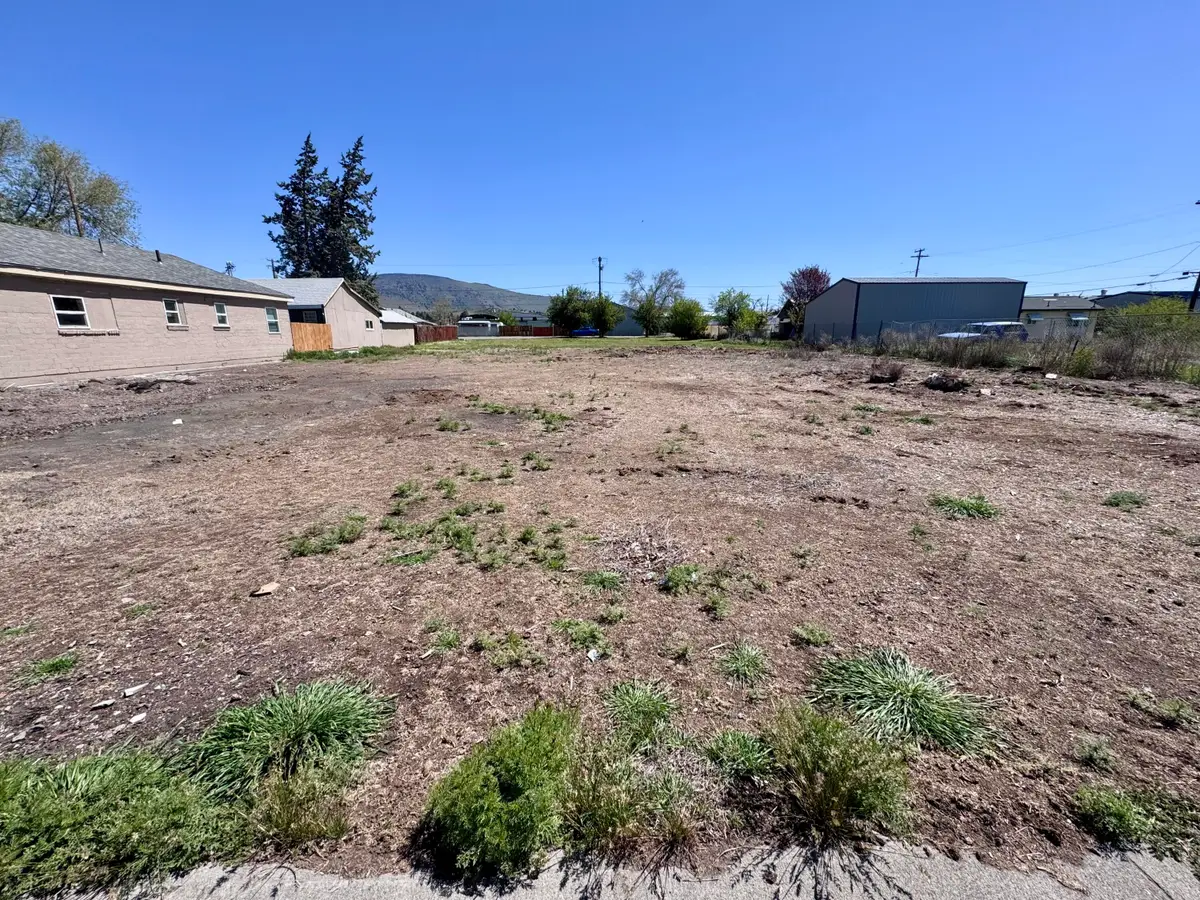 337 Commercial Street #3000 & 3101, Klamath Falls, OR 97601 - #1