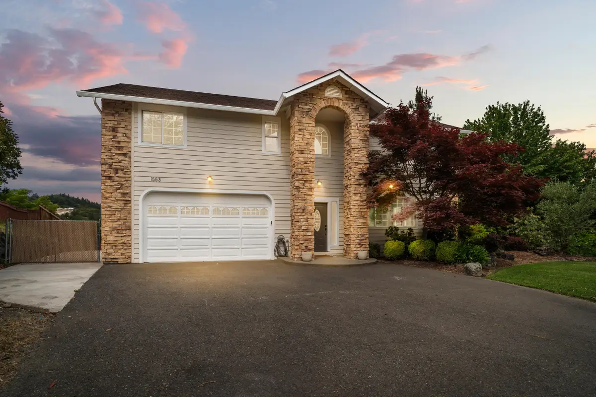1553 Panoramic Loop, Grants Pass, OR 97527 - #1