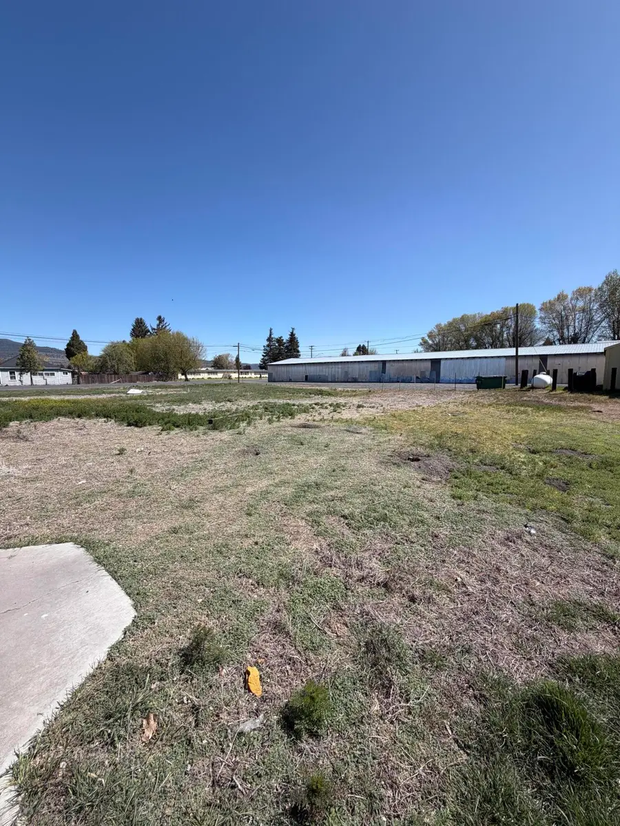 135 N Washington Street, Merrill, OR 97633 - #2