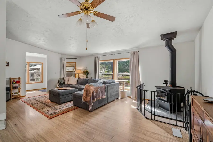 147135 Bills Road, Gilchrist, OR 97737 - #3