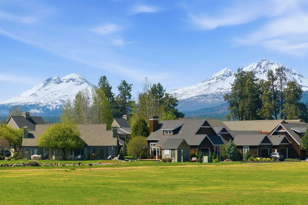 309 S Jefferson Way, Sisters, OR 97759 - #1