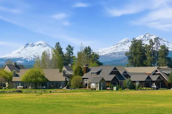 309 S Jefferson Way, Sisters, OR 97759