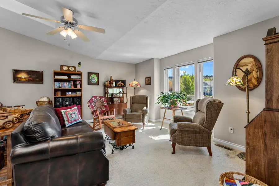 222 SW Meadow Lakes Drive, Prineville, OR 97754 - #3