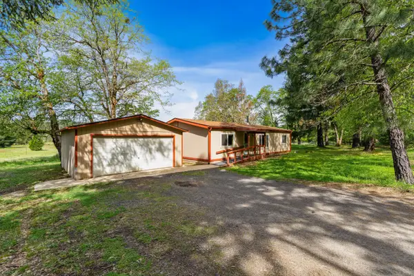 350 Queen Of Bronze Road, Cave Junction, OR 97523