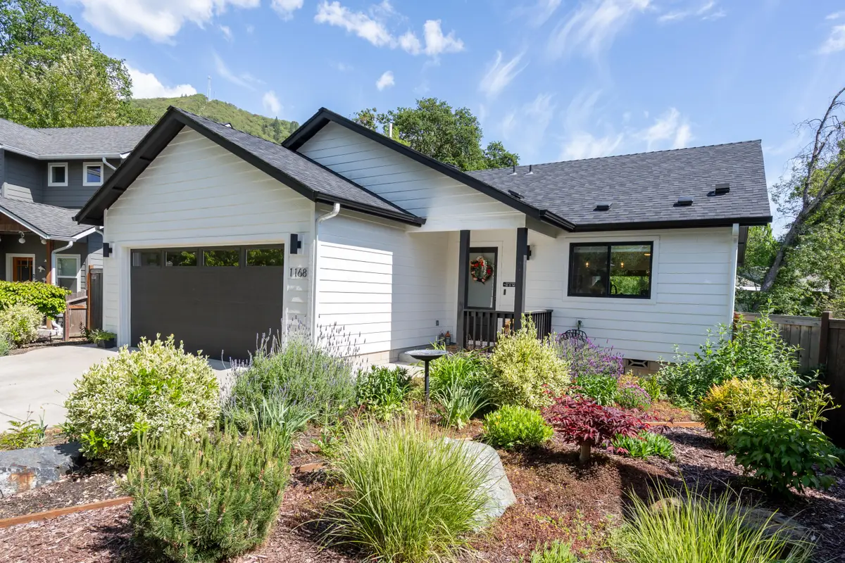 1168 NE Bonney Doon Lane, Grants Pass, OR 97526 - #1