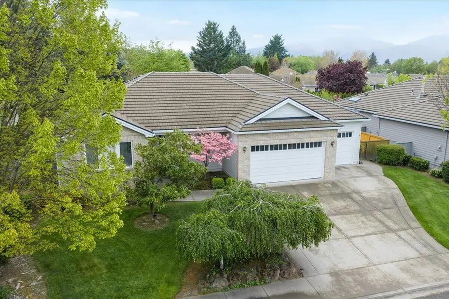 747 Eastridge Drive, Medford, OR 97504 - #2