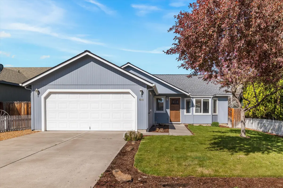 1201 SW 31st Street, Redmond, OR 97756 - #1