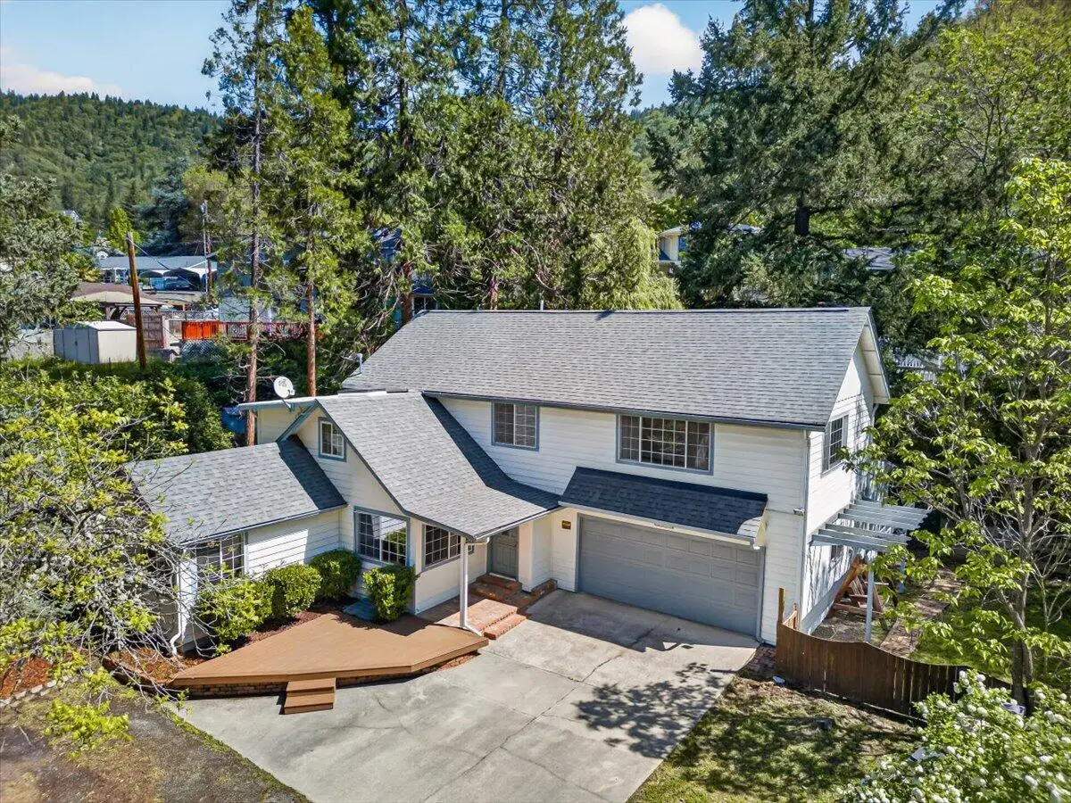 1635 NE Beacon Drive, Grants Pass, OR 97526 - #1